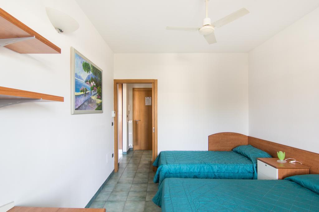 I Giardini Di Atena Aparthotel Merine Ruang foto